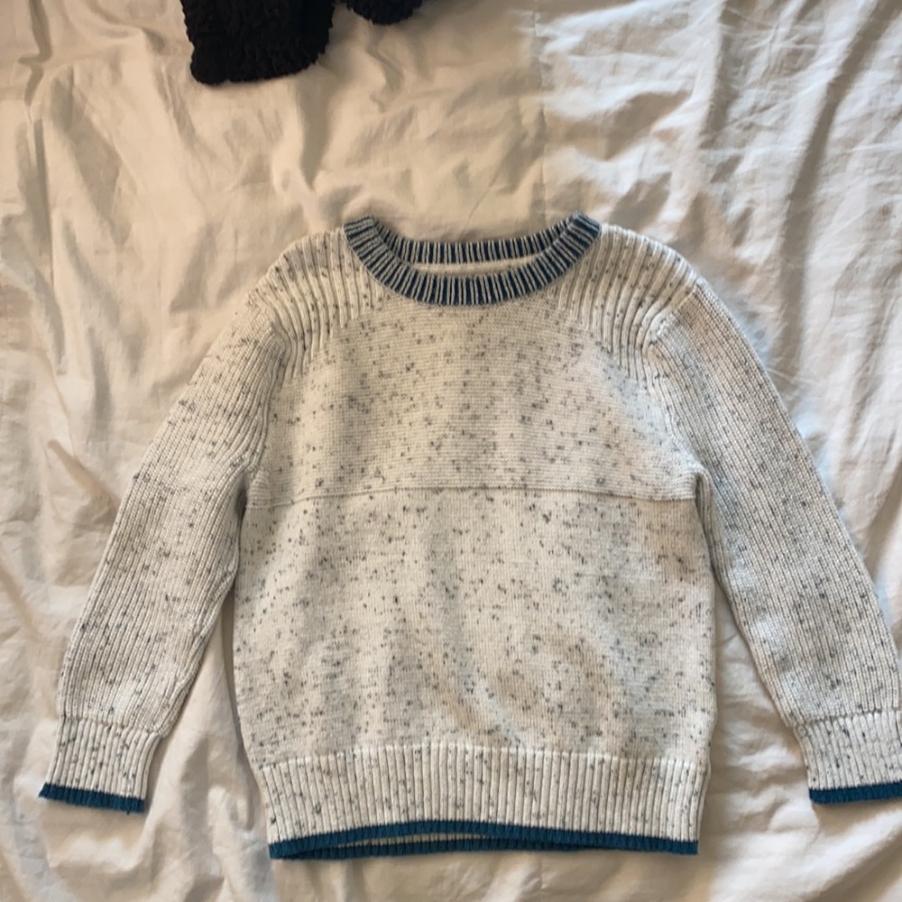 3T sweater - Picture 4 of 4